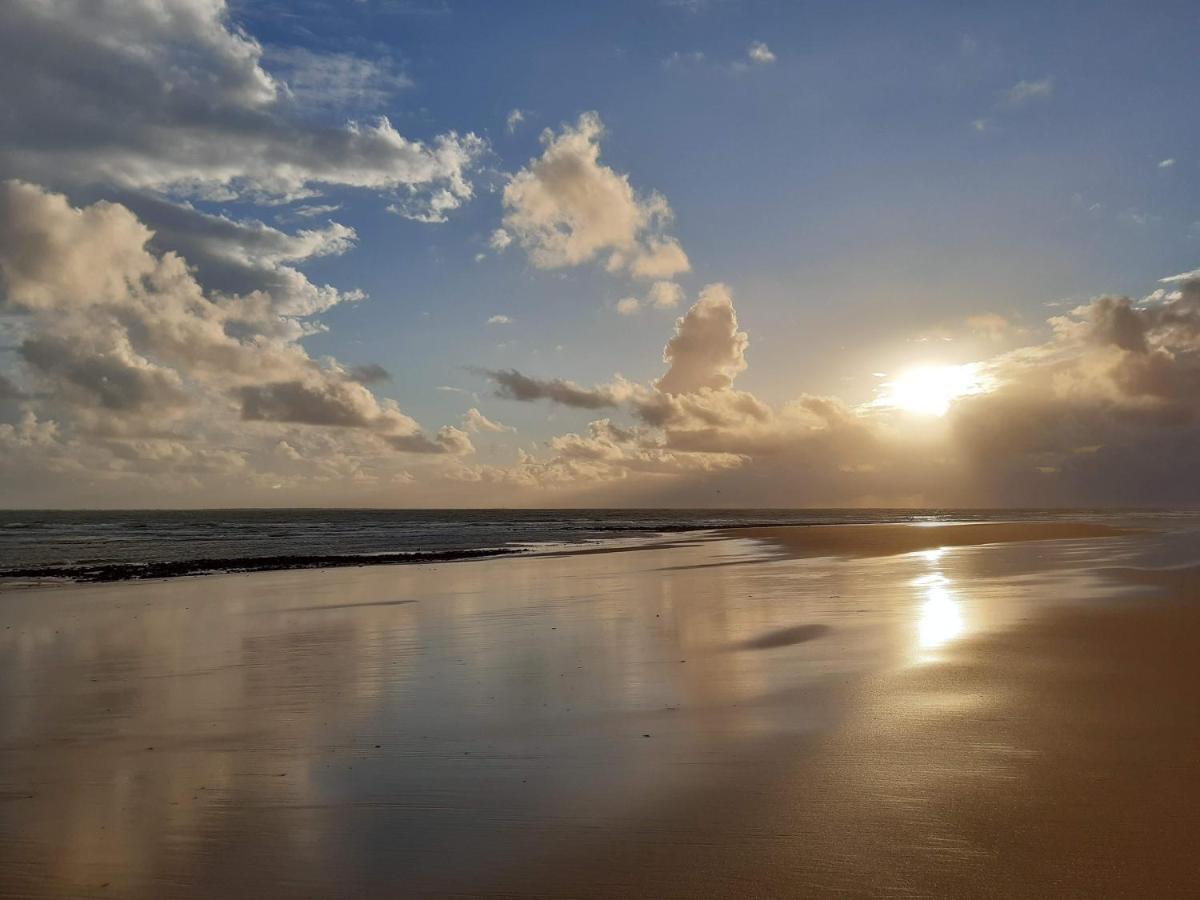 Superbe vue sur l'océan, accès direct à la plage La Tranche-sur-Mer Esterno foto