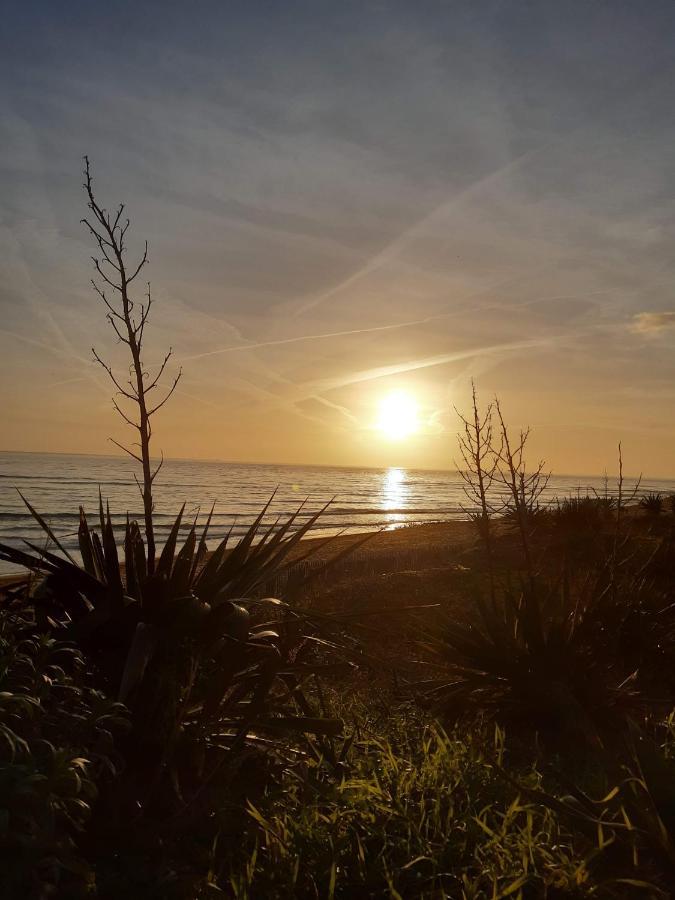 Superbe vue sur l'océan, accès direct à la plage La Tranche-sur-Mer Esterno foto